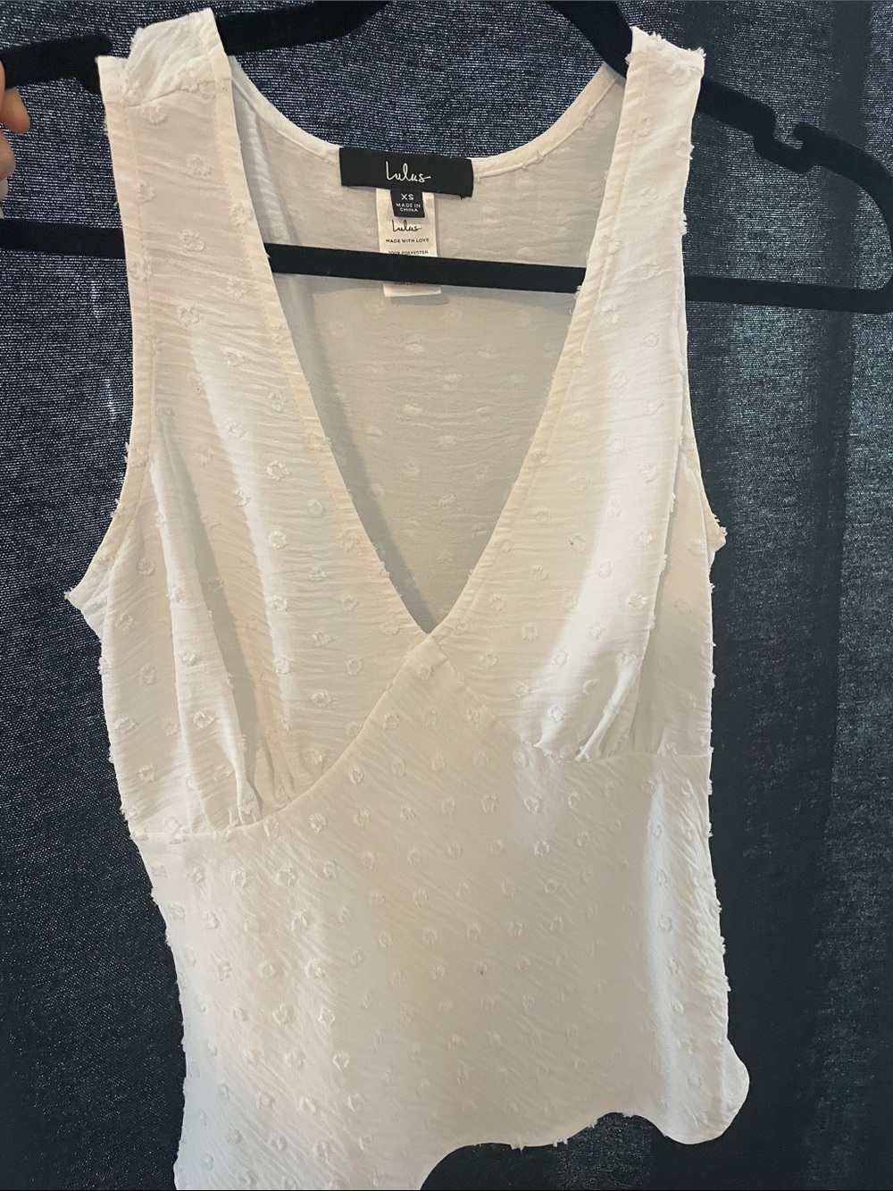 Lulu's White Textured V-Neck Tank Top